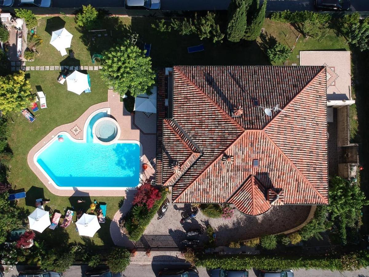 B&B Villa Giulia Десенцано дел Гарда Екстериор снимка